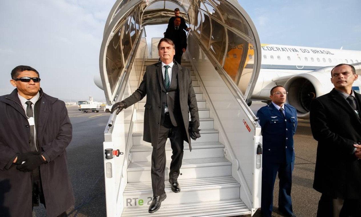 Recém-empossado presidente do Brasil, Jair Bolsonaro fez sua estreia internacional na Suíça. Na foto, ele desembarca em Zurique Foto: 21-01-2019 / Alan Santos/PR
