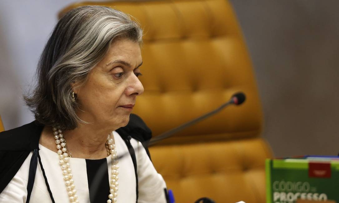 A ministra Cármen Lúcia, durante sessão do Supremo Tribunal Federal (STF) Foto: Jorge William/Agência O Globo/24-04-2019