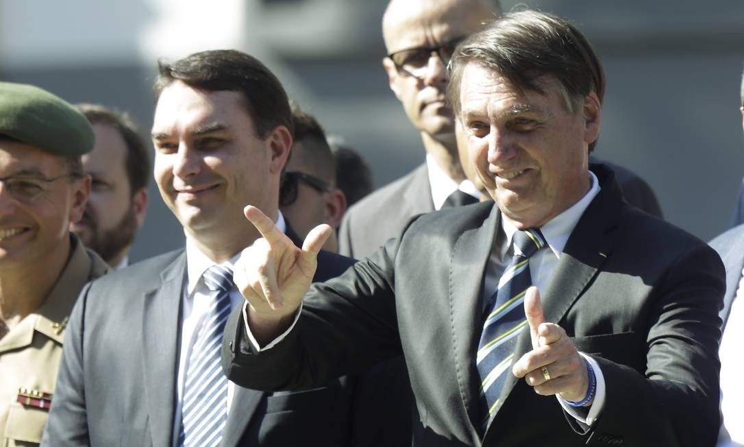 Os 13 parentes de Jair Bolsonaro nomeados nos gabinetes da família