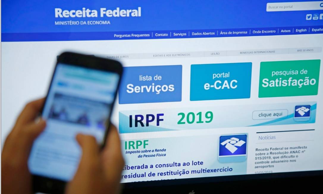 Correção das faixas do Imposto de Renda aliviaria bolso do contribuinte, mas afetaria cofres públicos Foto: Thiago Freitas - Agência O Globo