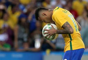 Neymar conquistou, no Maracanã, o ouro olímpico Foto: Marcelo Theobald