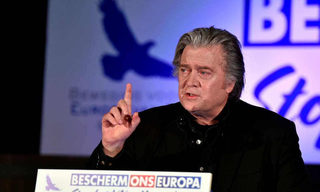 
Bannon em palestra em Bruxelas: influência limitada na Europa
Foto:
/
Eric Vidal/REUTERS/08-12-2018
