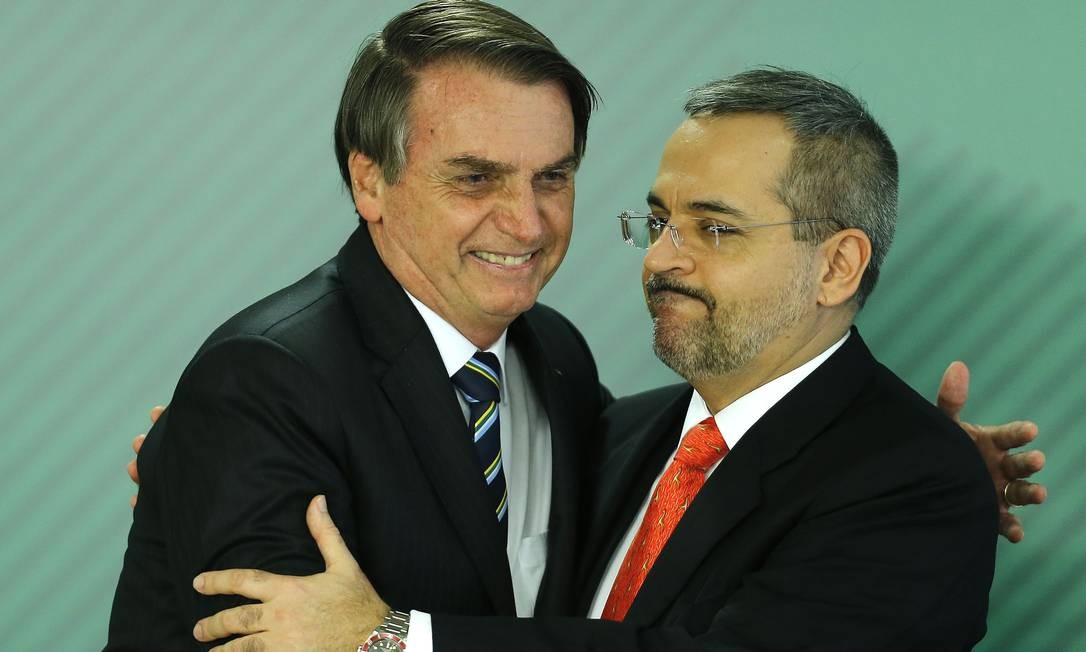 Em 9 de abril, Bolsonaro empossa o novo ministro da Educação, Abraham Weintraub Foto: Jorge William / Agência O Globo