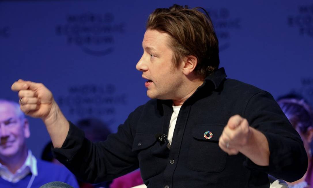 Império de Jamie Oliver entra em falência e ameaça mais de mil