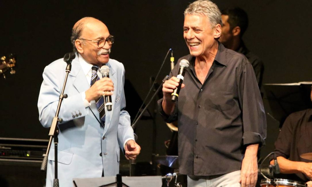 Chico participa do show "Ô Sorte - Wilson das Neves 80 anos", em 2016 Foto: Marcos Ramos / Agência O Globo