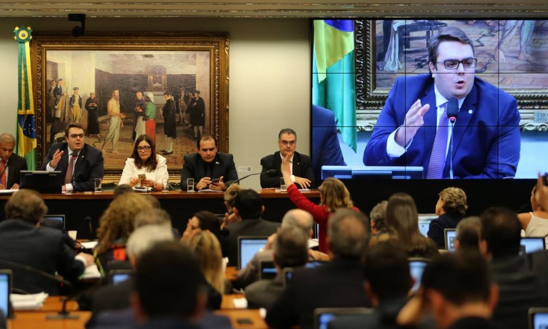 
Sessão da CCJ: comissão pretende votar proposta de reforma tributária nesta quarta
Foto:
/
Jorge William - Agência O Globo

