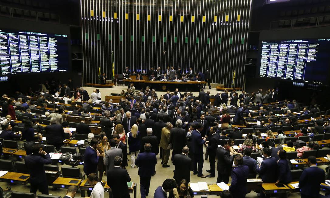 Sessão de votação no plenário da Câmara dos Deputados Foto: Jorge William / Agência O Globo
