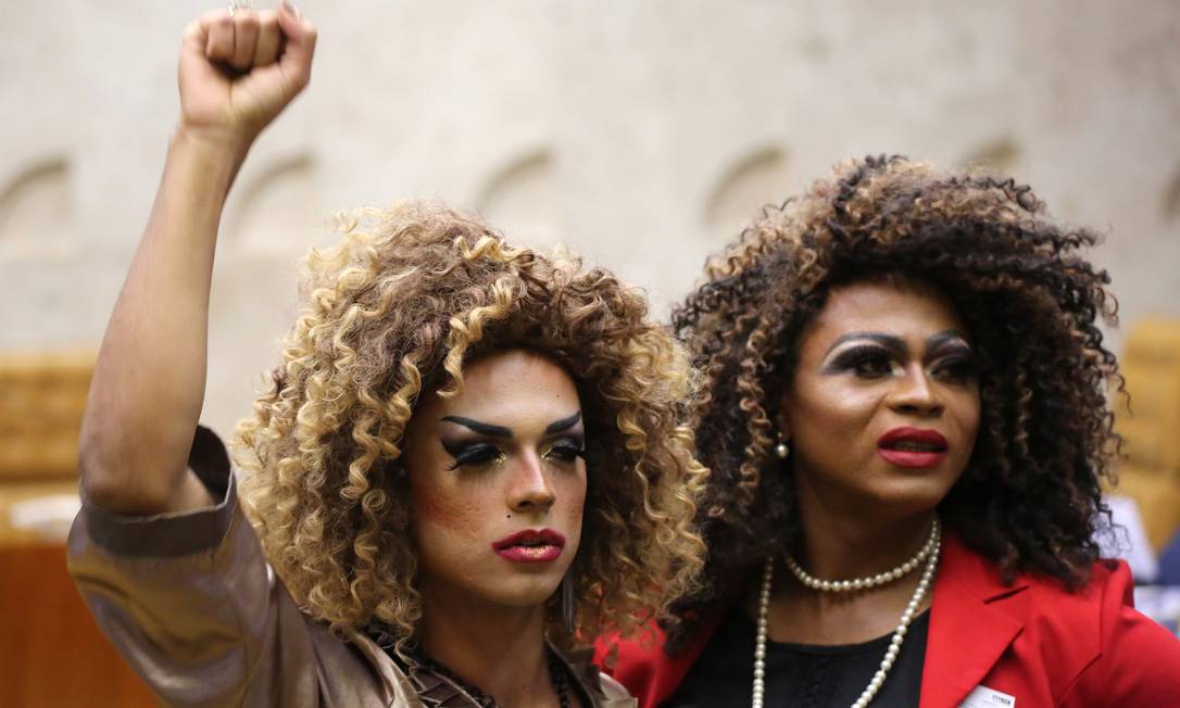 Drag queens protestam durante votação no Supremo Foto: FÁTIMA MEIRA/FUTURA PRESS / .