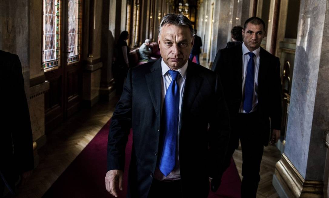 O primeiro-ministro húngaro, Viktor Orban, no Parlamento em Budapeste: emergência da extrema direita Foto: AKOS STILLER / The New York Times/20-10-2018