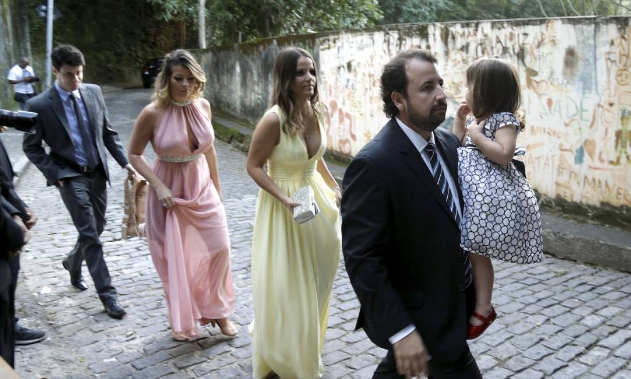 Convidados chegam ao casamento de Eduardo Bolsonaro e Heloísa Wolf Foto: Gabriel de Paiva / Agência O Globo