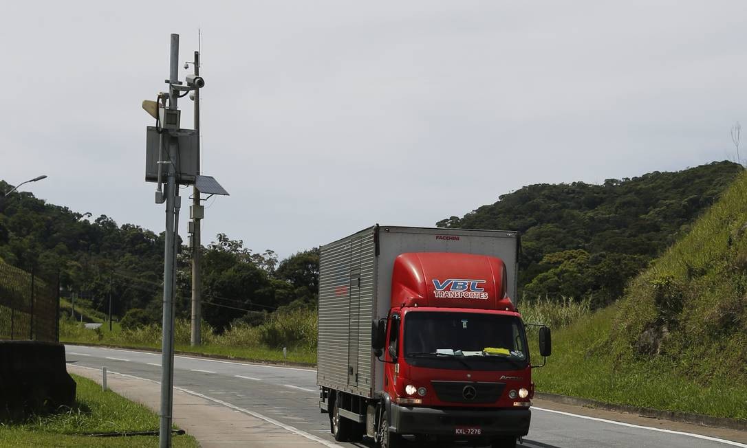 
Em abril, Bolsonaro anunciou a determinao ao DNIT para cancelar a instalao de radares
Foto: Antonio Scorza / Agncia O Globo