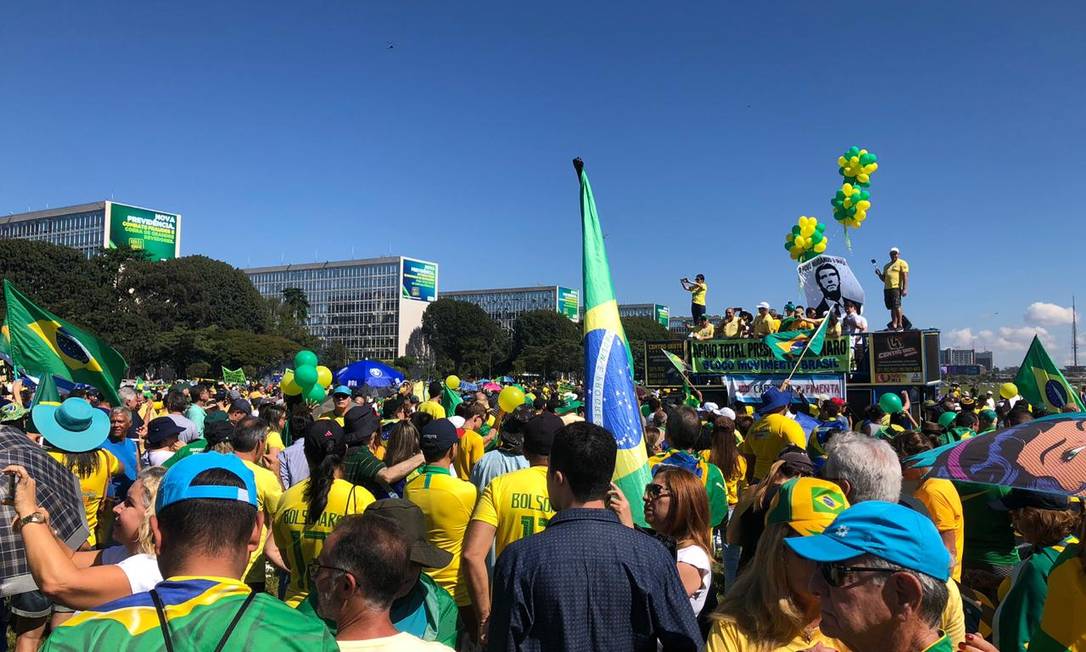 Manifestantes fizeram passeata na Esplanada dos Ministérios em Brasília Foto: Daniel Marenco / Daniel Marenco