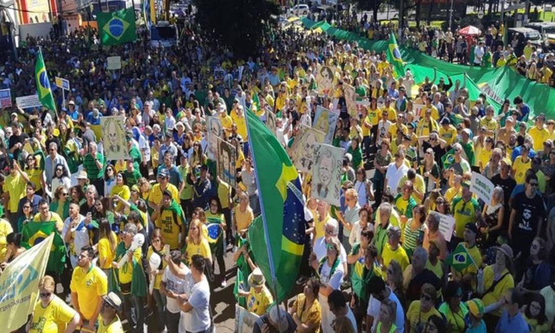 Também houve ato em apoio ao governo Bolsonaro em Ribeirão Preto neste domingo (26) Foto: Aline Lima / EPTV