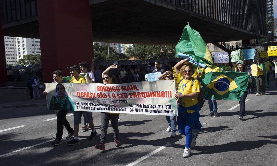 Presidente da Càmara, Rodrigo Maia, foi criticado pelos manifestantes que defendem as reformas do governo Jair Bolsonaro Foto: Edilson Dantas / Agência O Globo