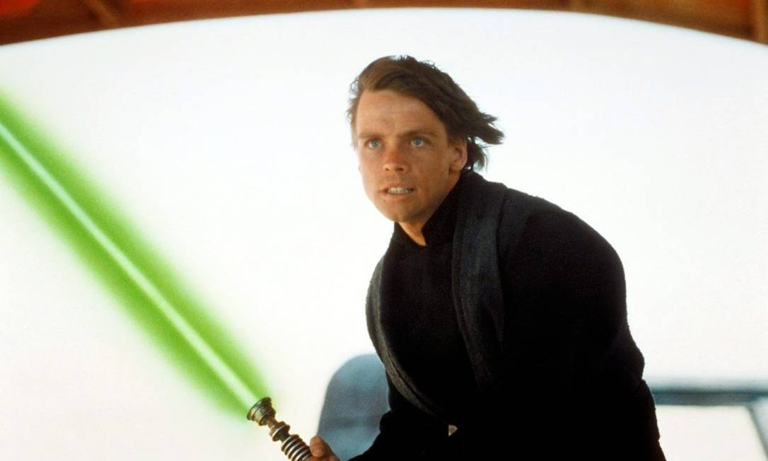 Lula ganha apoio do ator Mark Hamill no Twitter, em foto como jedi