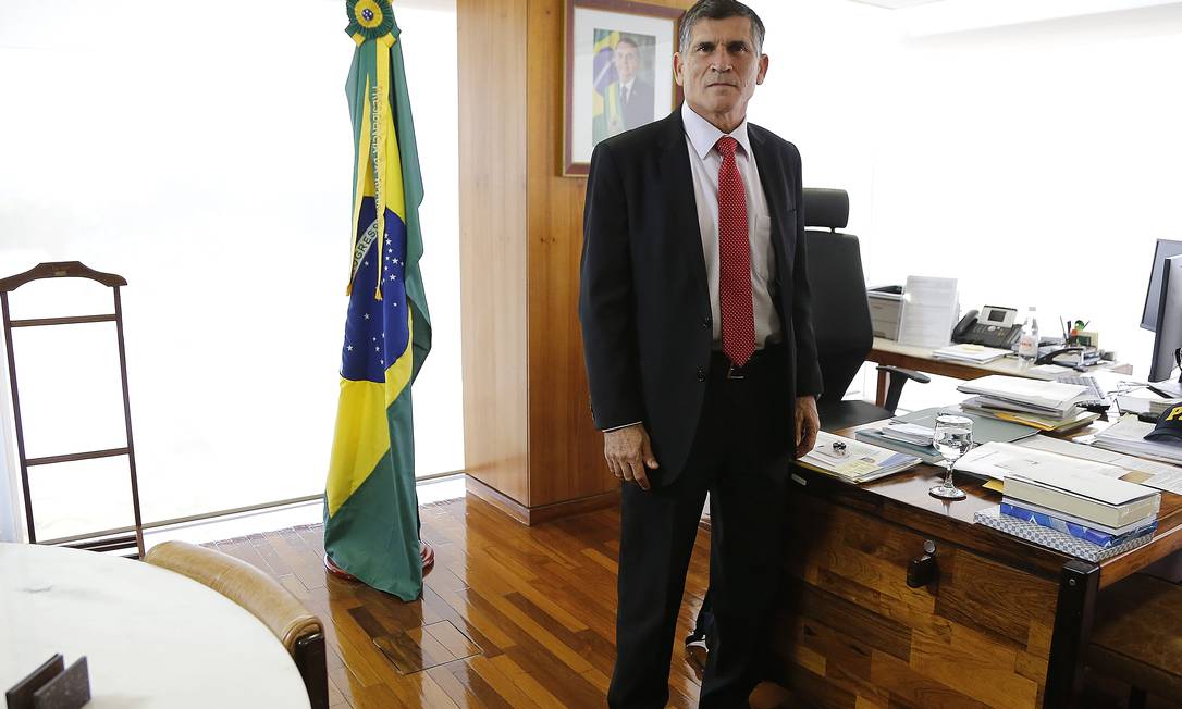 O ministro da Secretaria de Governo da Presidência da República do governo Jair Bolsonaro, General Santos Cruz Foto: Jorge William / O Globo