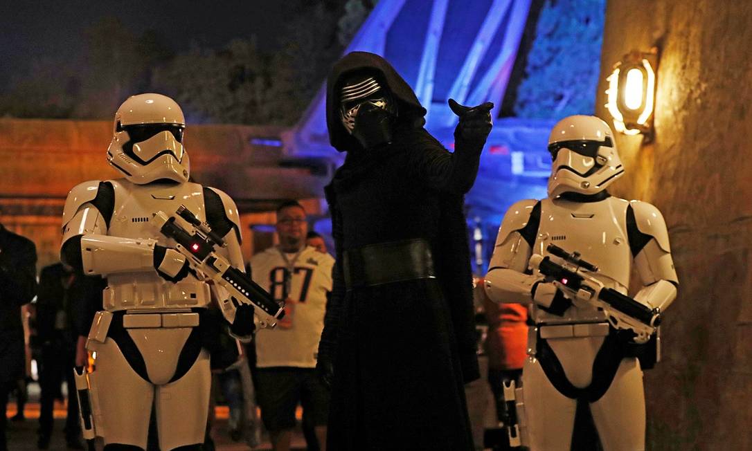 Quer ser um Stormtrooper no parque Star Wars da Disney? Eis os requisitos -  Olhar Digital