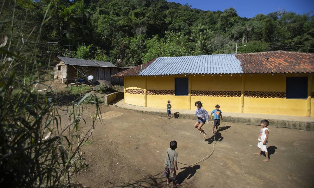 Aprender brincando: alunos do CIEP 401 de Japeri têm aula de