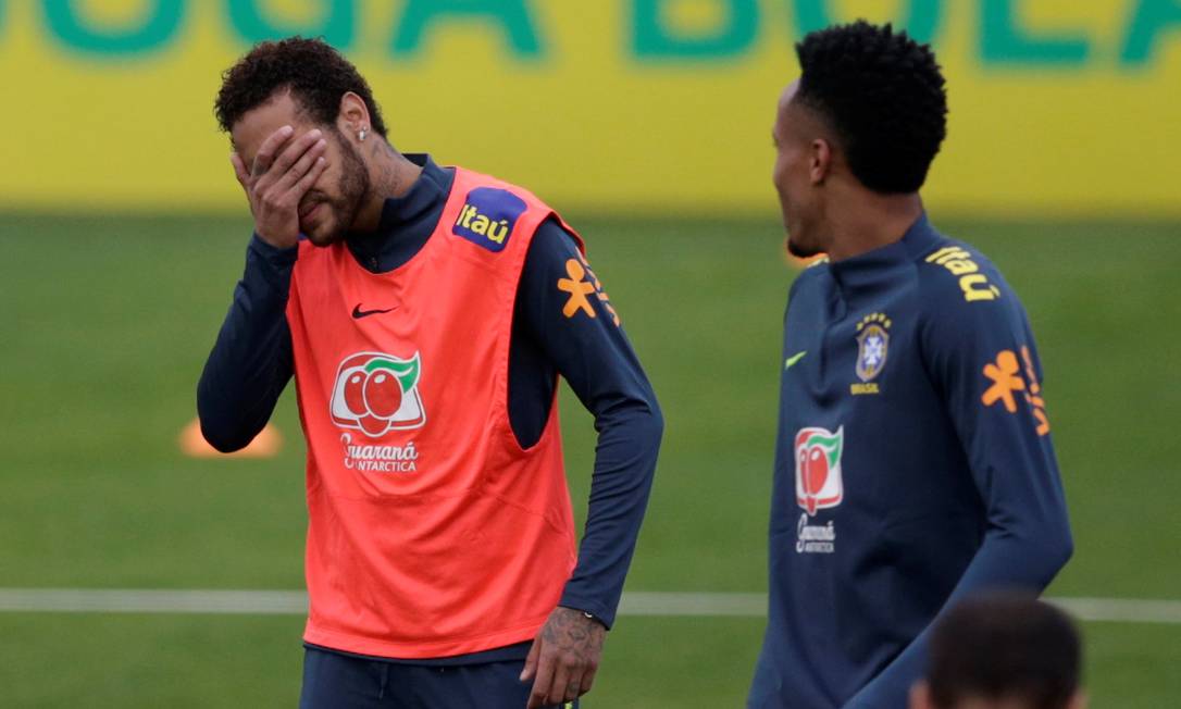 Neymar durante treino neste domingo na Granja Comary Foto: RICARDO MORAES / REUTERS