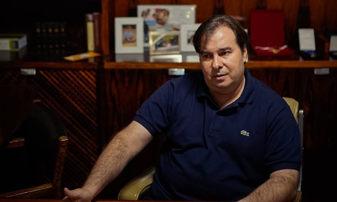 Na entrevista que concedeu ao GLOBO na residÃªncia oficial, na noite deste domingo, Presidente da CÃ¢mara dos Dputados, Rodrigo Maia, voltou a insistir na necessidade da reforma da PrevidÃªncia Foto: Daniel Marenco / AgÃªncia O Globo