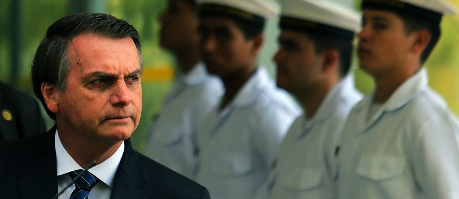 O presidente Jair Bolsonaro, em visita ao Ministério da Marinha Foto: Jorge William / Agência O Globo