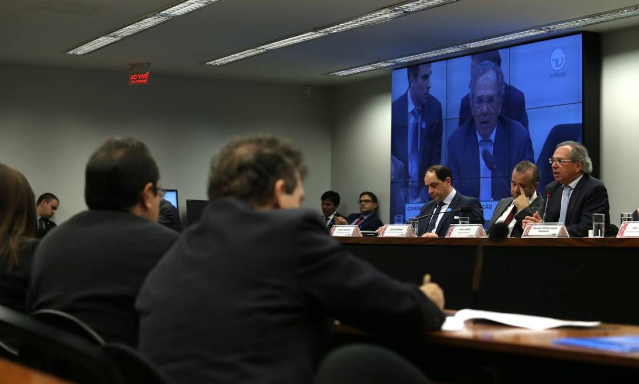 Pressão é para que o texto da reforma seja votado antes do recesso de julho Foto: Jorge William / Agência O Globo