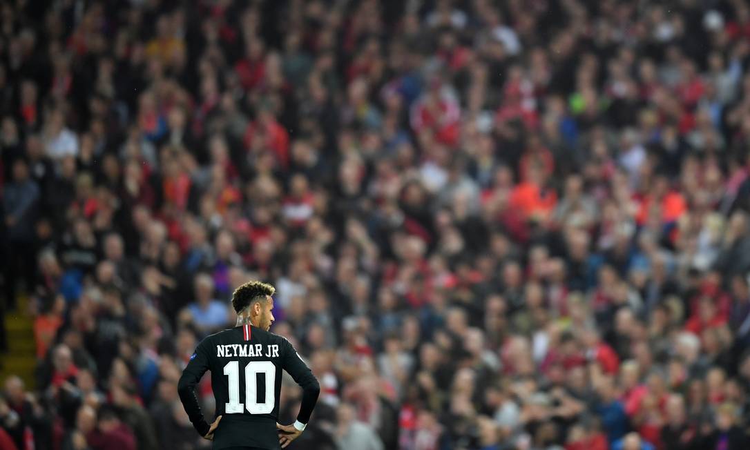 Neymar durante partida entre o PSG e o Liverpool Foto: Michael Regan / Getty Images