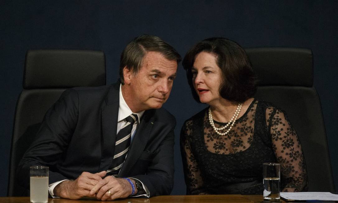O presidente Jair Bolsonaro e a procuradora-geral Raquel Dodge Foto: Daniel Marenco / Agência O Globo