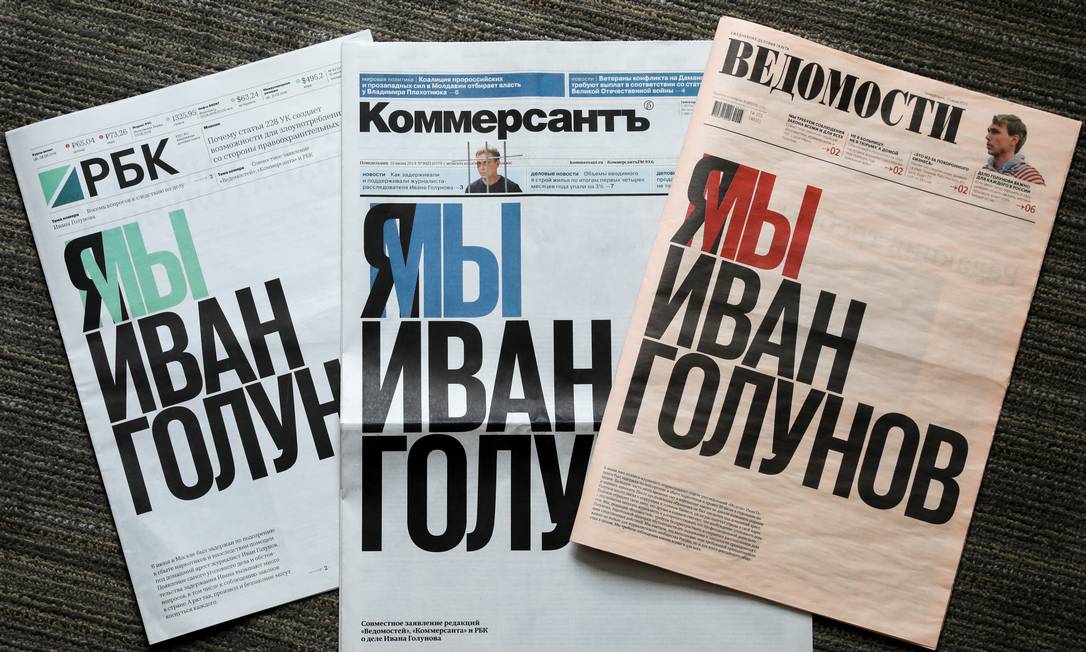 Capas dos jornais russos RBK, Kommersant e Vedomosti. Os três publicaram um protesto em apoio ao jornalista Ivan Golunov, preso na quinta-feira em Moscou, acusado de tráfico de drogas. Ele nega as acusações e afirma que foi agredido. Foto: Shamil Zhutanov / REUTERS