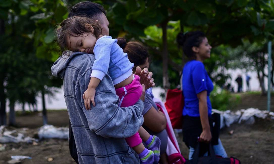 Imigrantes centro-americanos chegam a Ciudad Hidalgo, no México Foto: PEDRO PARDO / AFP