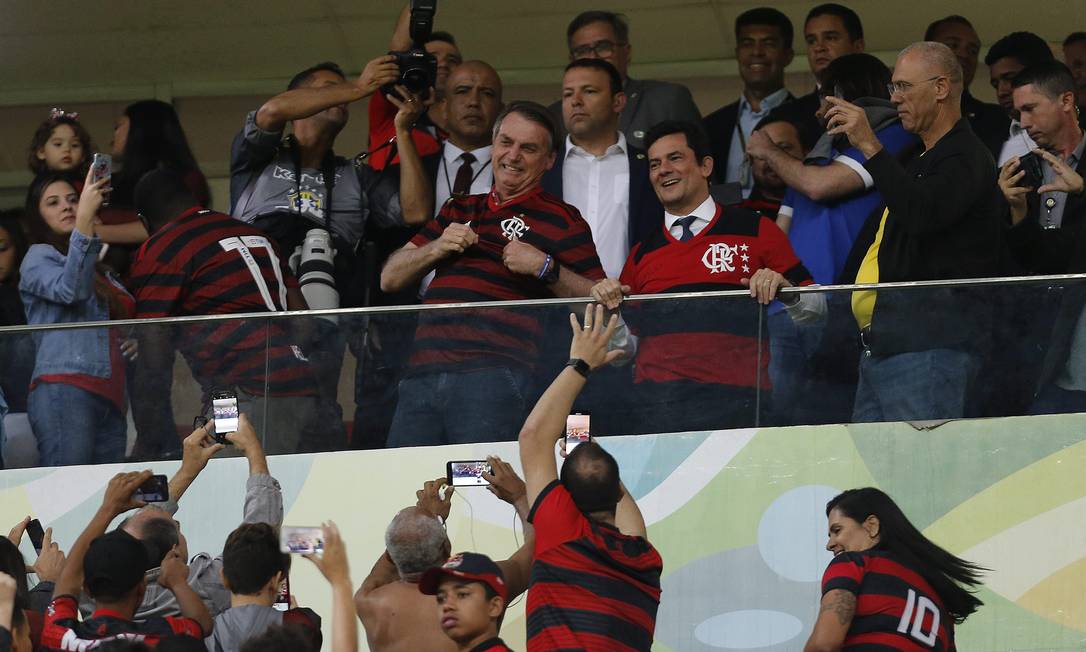 Moro e Bolsonaro em jogo do Flamengo, no Mané Garrincha, em Brasília Foto: Jorge William / Agência O Globo