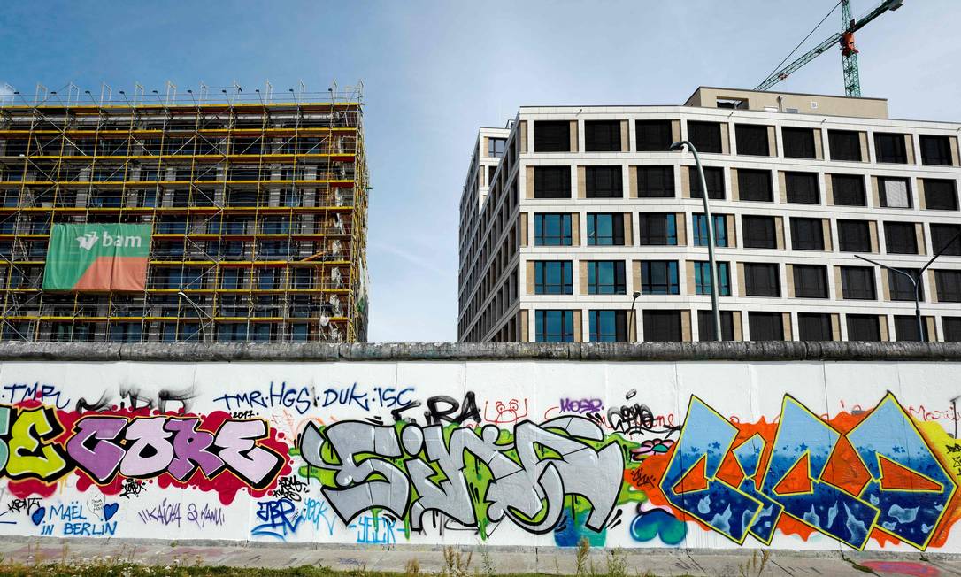 Apesar da alta nos últimos anos, o aluguel em Berlim ainda é mais barato que em outras metrópoles da Europa Foto: John Macdougall / AFP