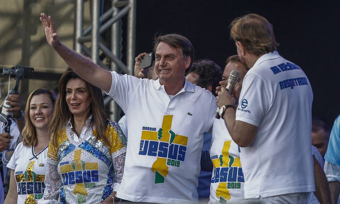 Preferência de evangélicos por Bolsonaro é menor e mais