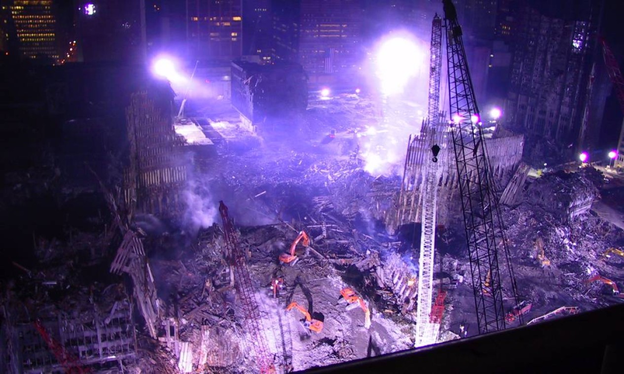 O material entregue aos arquivistas continha 2,4 mil fotos inéditas do “Ground Zero”, o local onde ficavam as Torres Gêmeas do World Center Foto: JASON SCOTT/TEXTFILES