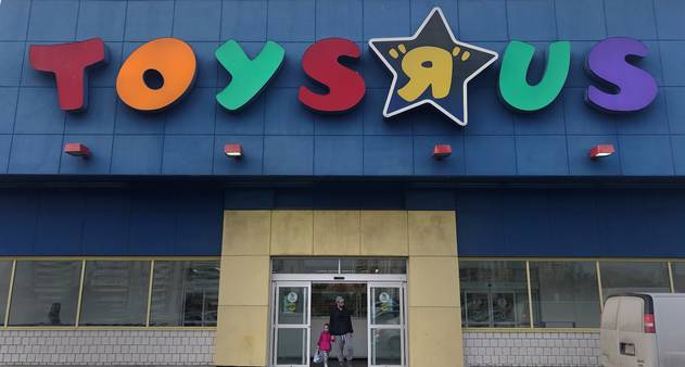 Toys 'R' Us 'volta dos mortos' e planeja reabrir lojas nos EUA este ano -  Jornal O Globo