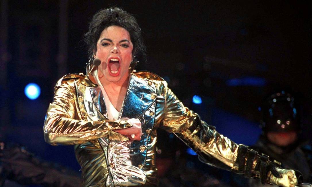 Michael Jackson durnate show no estÃ¡dio do DÃ­namo, em Moscou, em setembro de 1996 Foto: Alexander Natruskin / Reuters