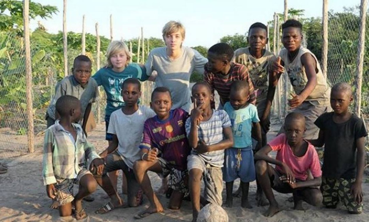 Benício e Joaquim numa das viagens da família para Moçambique Foto: Instagram