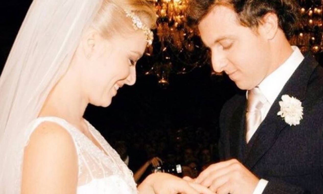 Um clique do casamento de Huck e Angélica, em outubro de 2004 Foto: Instagram