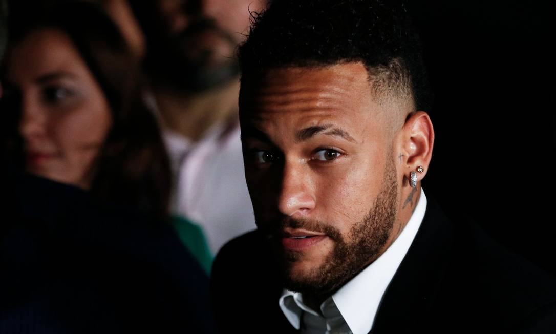 Neymar afirma que Duncan extrapalou a liberdade de expressão Foto: NELSON ALMEIDA / AFP
