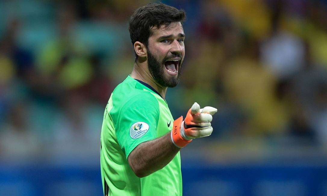 Alisson exalta sucesso dos goleiros brasileiros às vésperas da Copa, seleção brasileira