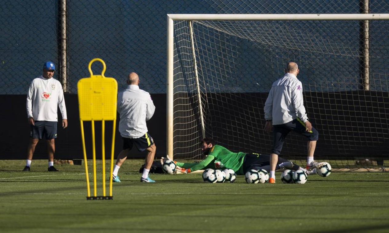 Além da seleção brasileira, Alisson é protagonista no Liverpool - Esportes  - Jornal NH