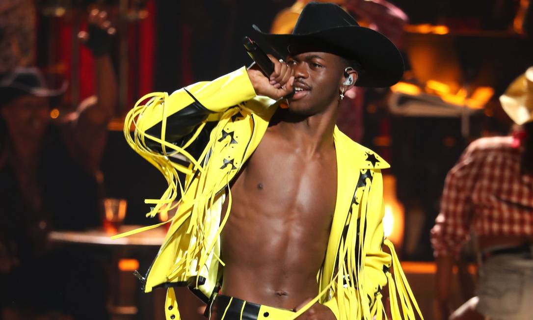 Líder das paradas americanas, rapper Lil Nas X anuncia