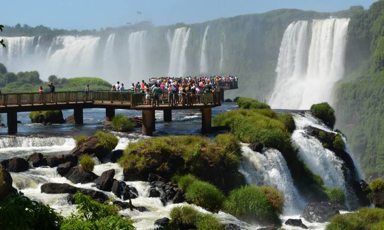 O Parque Nacional do Iguaçu, em Foz do Iguaçu, na fronteira com a Argentiva. Uma das maiores e mais impressionantes quedas d’água do mundo, recebeu da Unesco, em 1986, a distinção de Patrimônio Natural da Humanidade Foto: Divulgação