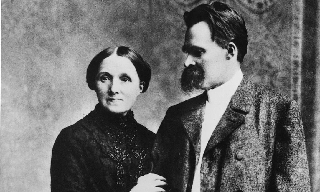 Nietzsche com sua mãe, Franziska, no início da década de 1890 Foto: akg-images / Divulgação