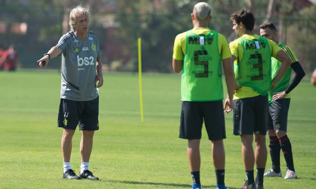 Neto sugere que seleção brasileira copie o Flamengo: Tite podia conversar com Jesus