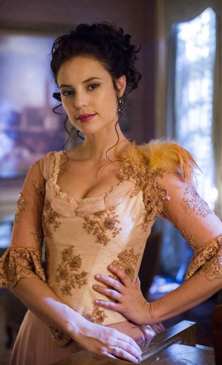 Aqui, em 2015, como Melissa, personagem da novela de época "Além do tempo" Foto: Estevam Avellar / TV GLOBO