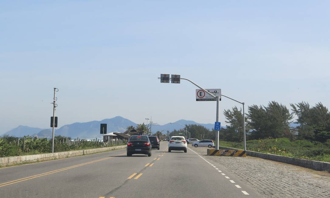 Sinais e radares na Avenida Lucio Costa, na altura da Reserva, serão  trocados - Jornal O Globo