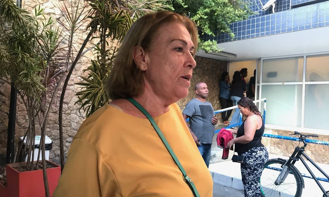 CÃ©lia Regina Eimrt tentava visitar o irmÃ£o, internado na sala vermelha Foto: FlÃ¡via Junqueira