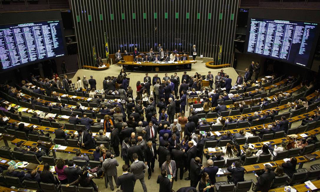 Tentativa da oposição de retirar a reforma da Previdência da pauta foi derrubada. Projeto será votado nesta quarta Foto: Daniel Marenco / Agência O Globo