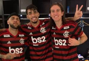 Filipe Luís foi presentado com camisa do Flamengo Foto: Reprodução/Instagram